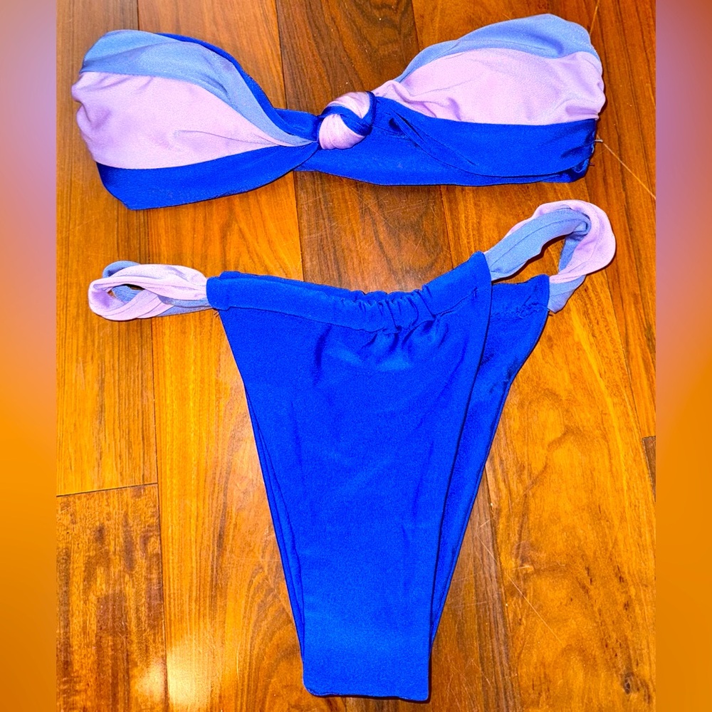 Adorable strapless bikini set never worn before